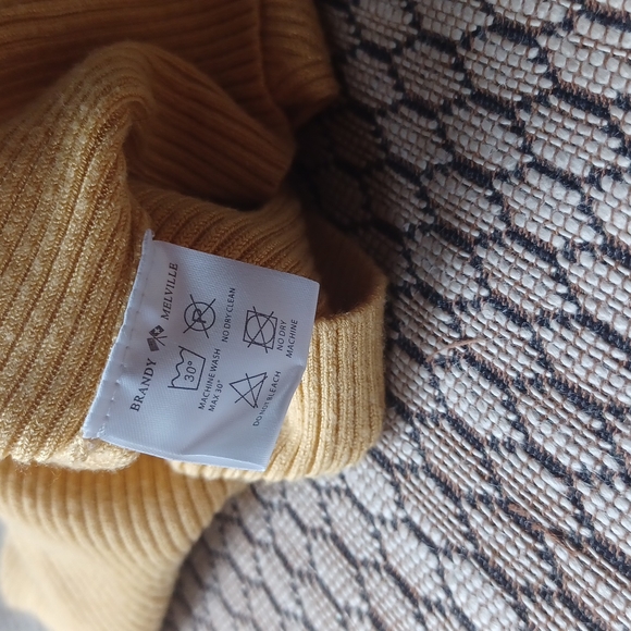 Yellow crop tank top sz XS - Picture 5 of 5